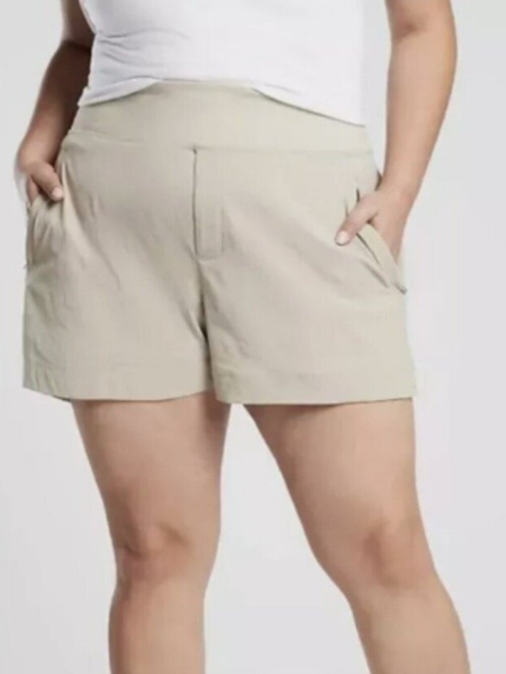 Athleta Trekkie North Short Women's Size 26 Beige Pull On Cargo Pockets Stretch